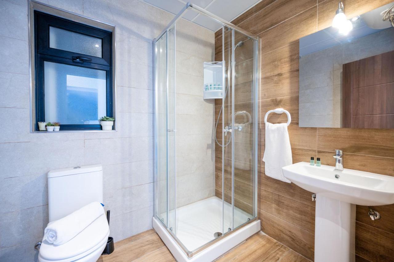 Islet Promenade Seafront 1 Bedroom Apartment With Sea View Balcony By Getawaysmalta San Pawl il-Baħar Eksteriør billede